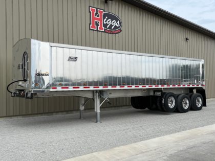 2025 EAST 35' Genesis Tri Axle