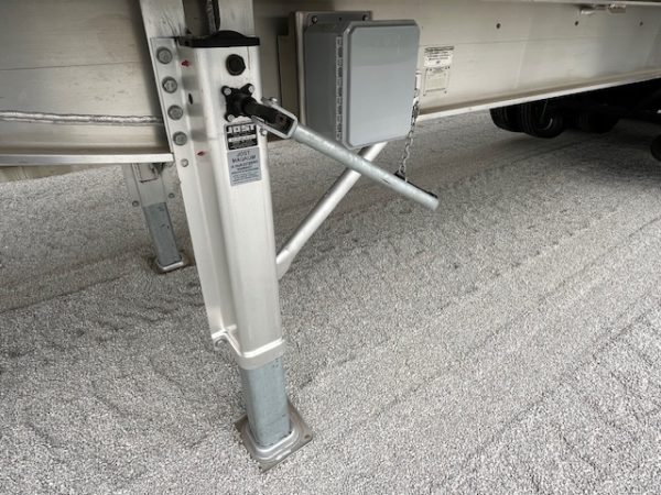 2025 EAST 30' Genesis Frame Dump Trailer - Image 11
