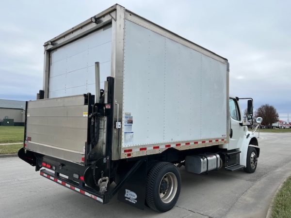 2020 Freightliner Box Truck - Image 17