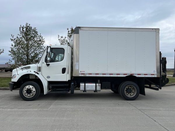 2020 Freightliner Box Truck - Image 6