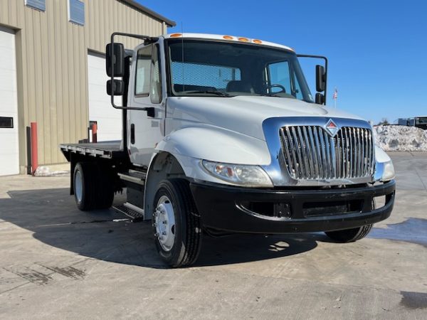 2018 International 4300 Flatbed Truck - Image 16