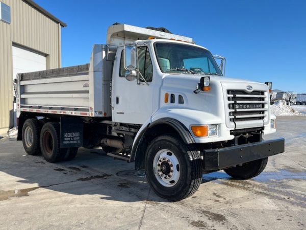 2004 Sterling L9500 Tandem Dump Truck - Image 19