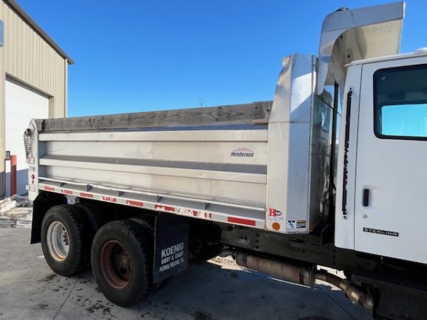 2004 Sterling L9500 Tandem Dump Truck - Image 14