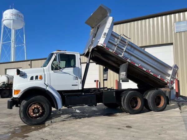 2004 Sterling L9500 Tandem Dump Truck - Image 10