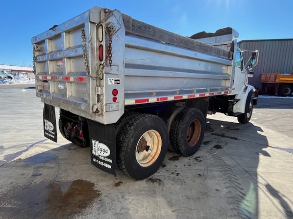 2004 Sterling L9500 Tandem Dump Truck - Image 7