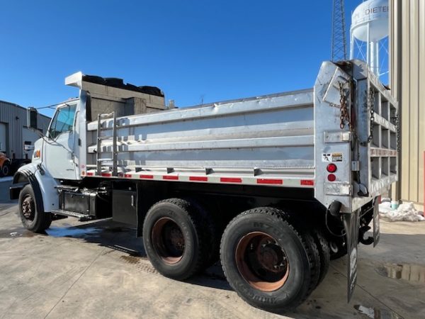 2004 Sterling L9500 Tandem Dump Truck - Image 6