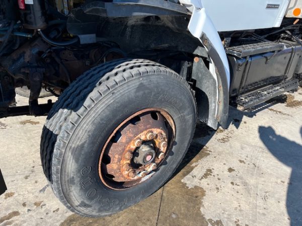 2004 Sterling L9500 Tandem Dump Truck - Image 3