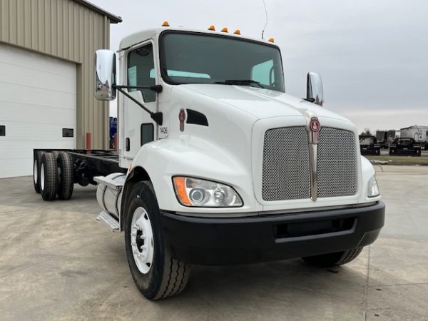 2020 Kenworth T370 Cab and Chassis - Image 20