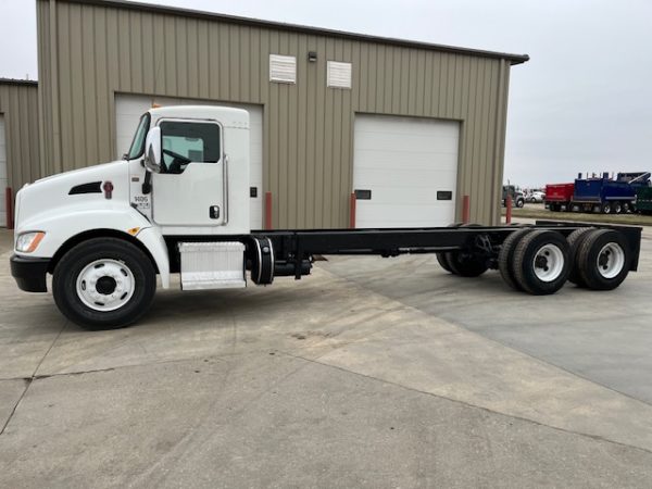 2020 Kenworth T370 Cab and Chassis - Image 2