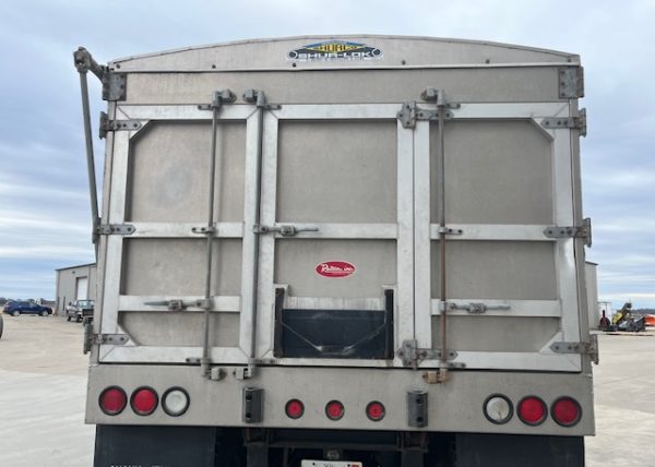 1999 GMC Tandem Grain Truck - Image 11