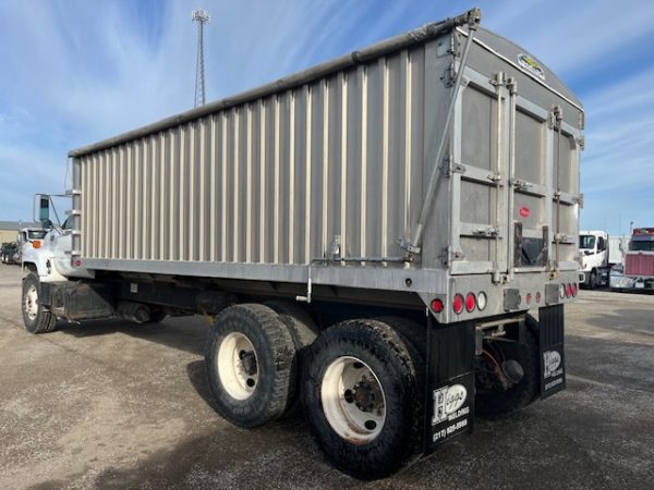 1999 GMC Tandem Grain Truck - Image 17