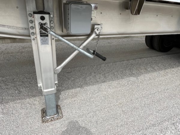 2025 EAST 30' Genesis Frame Dump Trailer - Image 10