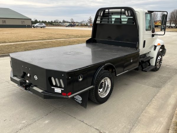 2018 International 4300 Flatbed - Image 24