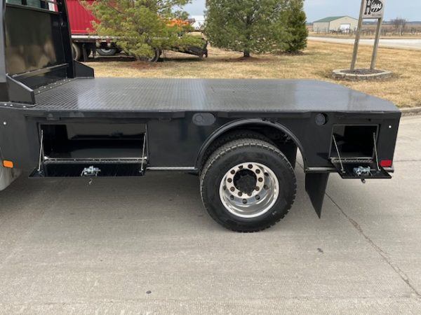 2018 International 4300 Flatbed - Image 21