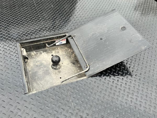 2018 International 4300 Flatbed - Image 19