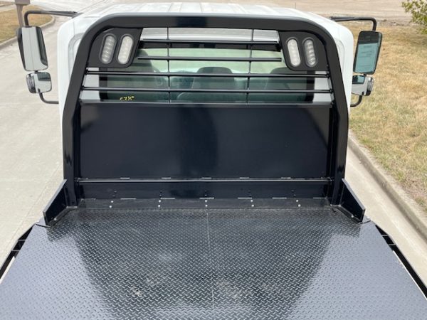 2018 International 4300 Flatbed - Image 18