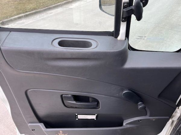 2018 International 4300 Flatbed - Image 7