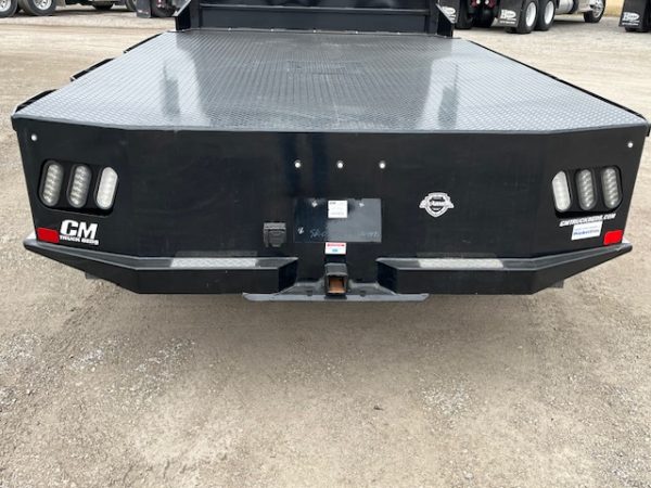 2018 International 4300 Flatbed - Image 3