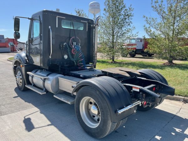 2006 Freightliner Columbia - Image 3