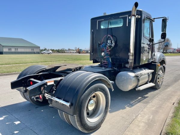 2006 Freightliner Columbia - Image 4