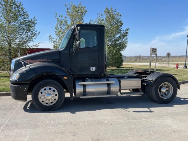 2006 Freightliner Columbia - Image 7