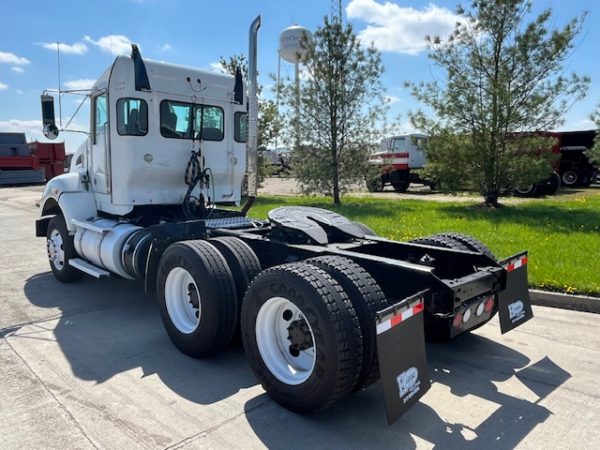 2015 Kenworth T440 Daycab - Image 18