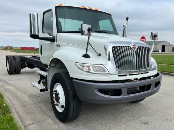 2019 International MV Chassis - Image 11