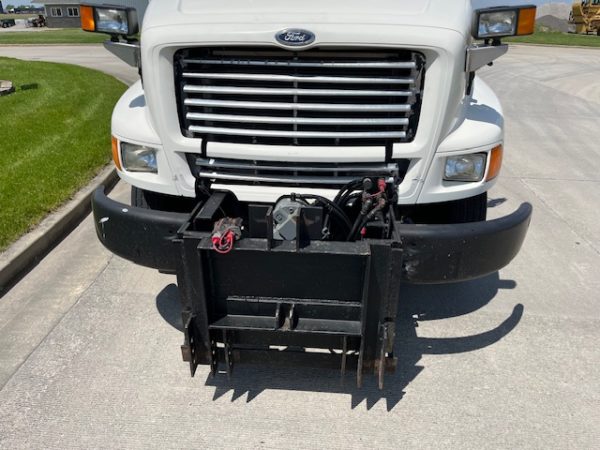 Ford L8000 Tandem Dump Truck - Image 26