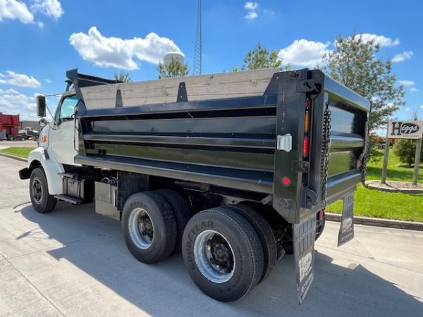 Ford L8000 Tandem Dump Truck - Image 21