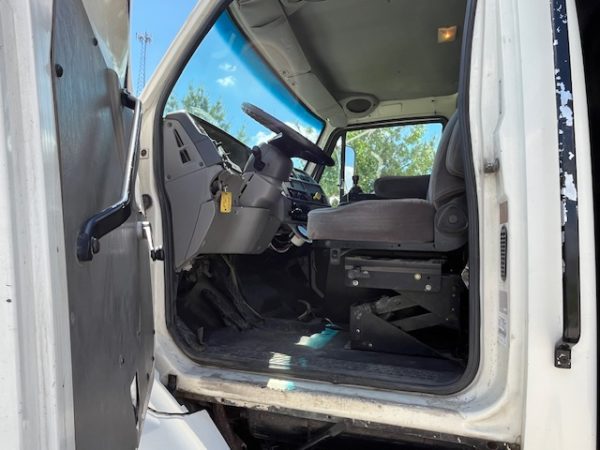 Ford L8000 Tandem Dump Truck - Image 19