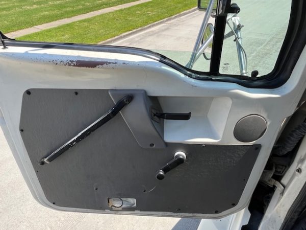 Ford L8000 Tandem Dump Truck - Image 14