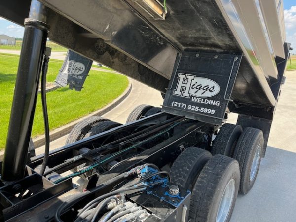 Ford L8000 Tandem Dump Truck - Image 13