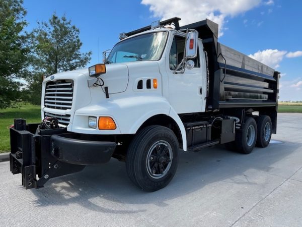 Ford L8000 Tandem Dump Truck - Image 7