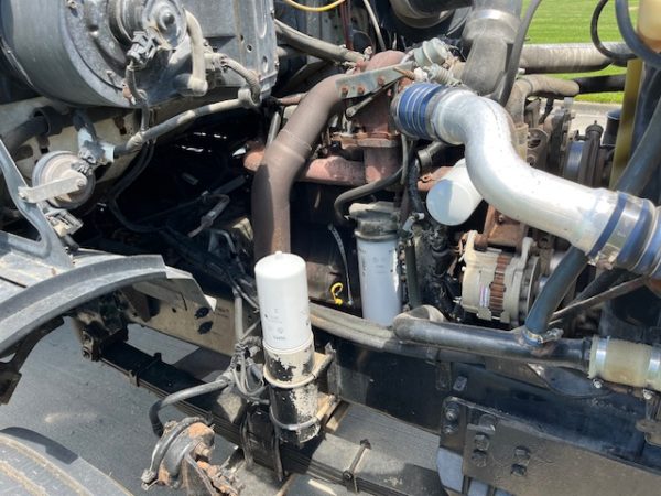 Ford L8000 Tandem Dump Truck - Image 3