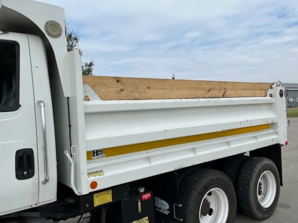07 International 7400 Dump Truck - Image 25