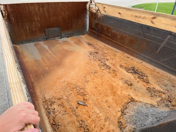 07 International 7400 Dump Truck - Image 21