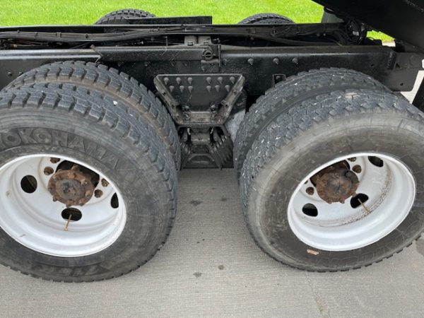 07 International 7400 Dump Truck - Image 15