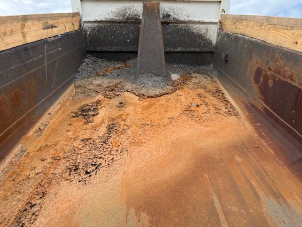 07 International 7400 Dump Truck - Image 14