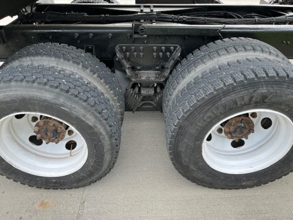 07 International 7400 Dump Truck - Image 13