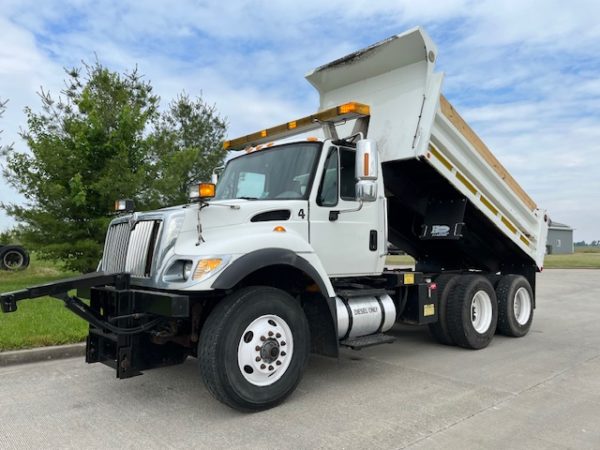 07 International 7400 Dump Truck - Image 9