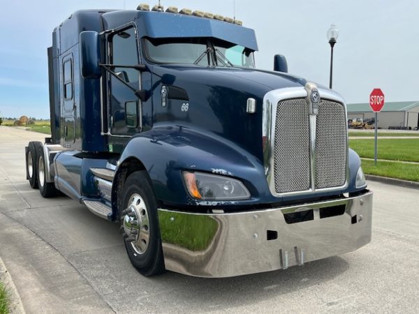 2012 Kenworth T660 - Image 20