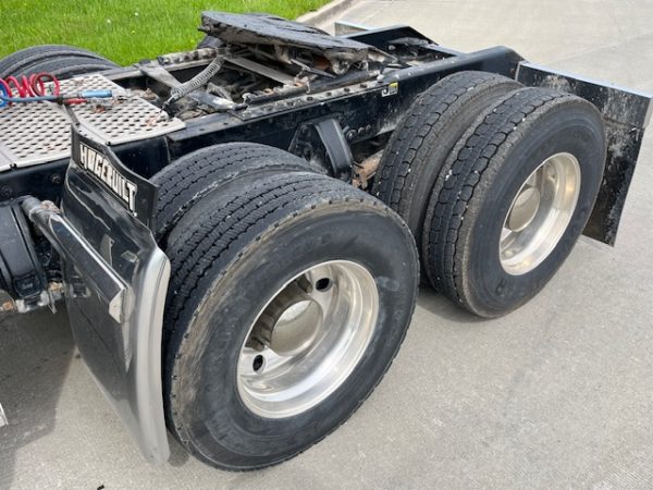 2012 Kenworth T660 - Image 17