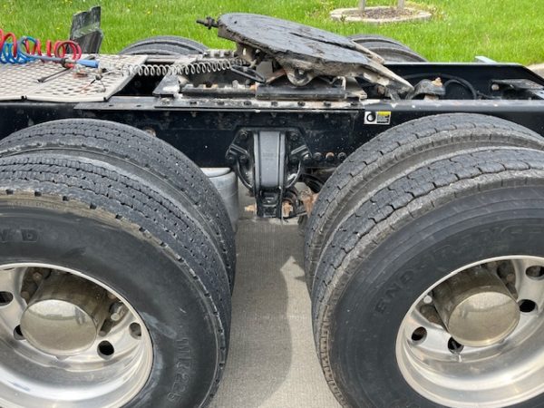 2012 Kenworth T660 - Image 16