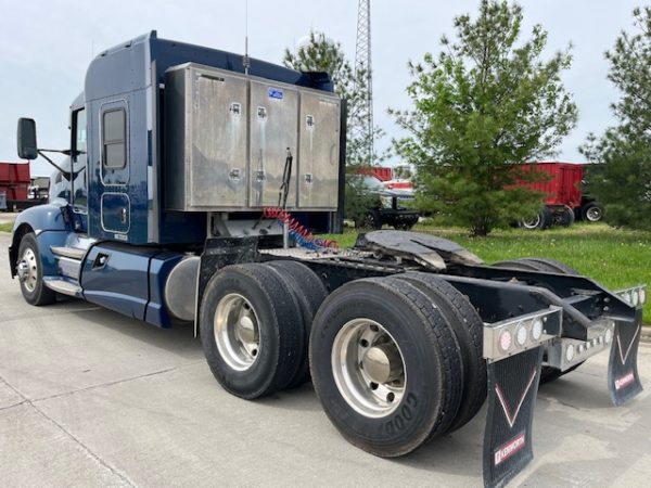 2012 Kenworth T660 - Image 15