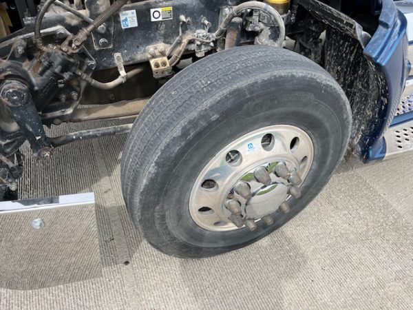 2012 Kenworth T660 - Image 11