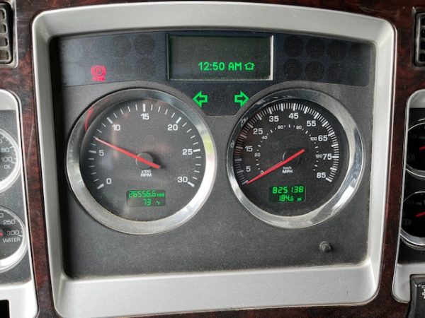 2012 Kenworth T660 - Image 2