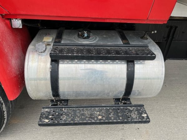 International 4400 Grain Truck - Image 15