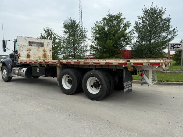 2018 Peterbilt 348 Flatbed Tandem - Image 14