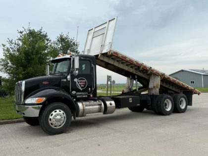 2018 Peterbilt 348 Flatbed Tandem