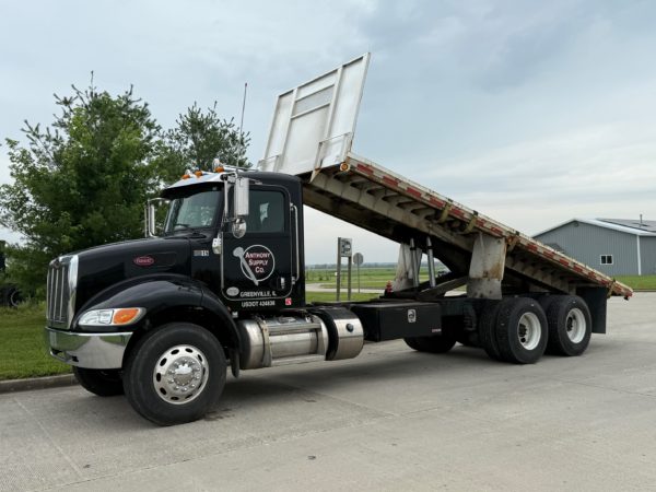 2018 Peterbilt 348 Flatbed Tandem